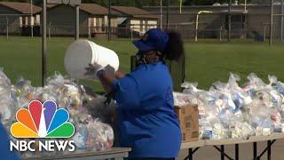 Dallas Cafeteria Workers Keep Families Fed With Schools Closed | NBC Nightly News