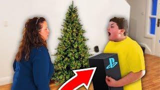 kid PUNCHES mom after getting FAKE PS4 for Christmas..