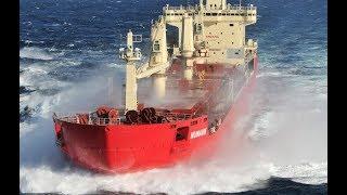 Large Bulk Carrier Ships In Huge Storm! Big Waves at Sea