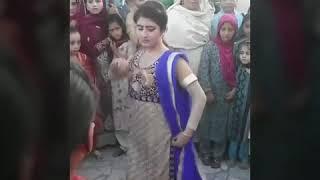 Poshto new best cute girl home local dance khaista mazedar dance 2020