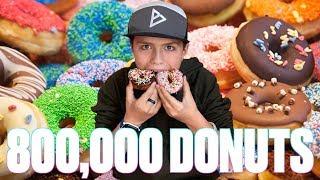 800,000 DONUTS FOR 800,000 SUBSCRIBERS | CELEBRATING 800K MILESTONE EATING 800,000 DONUTS