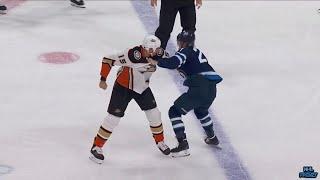 Ryan Getzlaf Drops The Gloves With Nikolaj Ehlers In 1st Period Fight