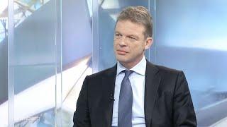 Deutsche Bank CEO Sewing on Trading Revenue, Employee Pay, Negative Rates