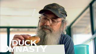 Duck Dynasty: Top Moments: Si Wins a Donut Eating Competition | Duck Dynasty