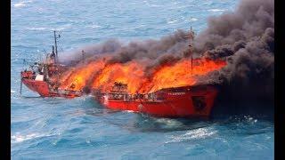 Top 10 Big Ships Crashing In Strong Fire