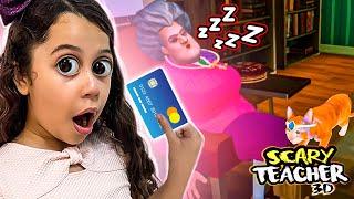 TROLEI A PROFESSORA COM O CARTÃO DELA !! - Scary Teacher