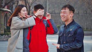 Top 10 Funniest Pranks in China 10个最有趣的街头测试！