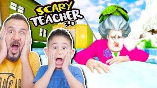 KIZGIN ÖĞRETMENİ BUZLU HAVUZA DÜŞÜRDÜK! DONDU! | SCARY TEACHER 3D OYNUYORUZ!