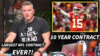 Pat McAfee Reacts To Patrick Mahomes Signing A 10 Year Contract With The Chiefs