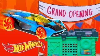 Draven crashes GRAND OPENING of the NEW DOWNTOWN HOT WHEELS CITY! | Hot Wheels City | Hot Wheels