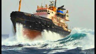 Perfect Storm! Top 10 Big Ships & Fishing Boats At Giant Waves