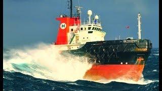 Top 10 Large Ships go on Giant Waves In Storm