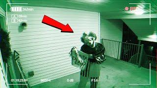 SECURITY FOOTAGE OF SCARIEST KILLER CLOWN AT MY FRONT DOOR! (tried to break in!) (stalker)