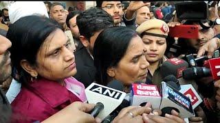 Nirbhaya's Mother & Relatives expressing their feeling on death penalty for convicts #PatialaHouse