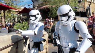 Galaxy’s Edge At Disney World Exclusive Experiences Not At Disneyland - Crowd Levels / Foods & Merch