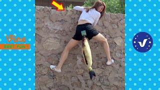 New Funny Videos 2020 ● People doing stupid things P130
