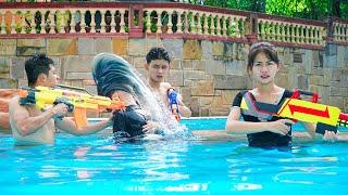 XGirl Nerf War: Cherry Case Jealous With Gentleman ! SEAL X Girl Nerf Guns Criminal at Swimming Pool