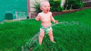 Funniest Baby's Outdoor # 10 - Try Not To Laugh