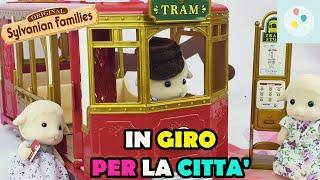 Saliamo sul TRAM GIOCATTOLO con le PECORELLE??! | Scarta Regali