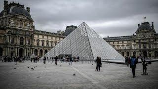 Coronavirus outbreak: Louvre stays shut as staff and management discuss risks