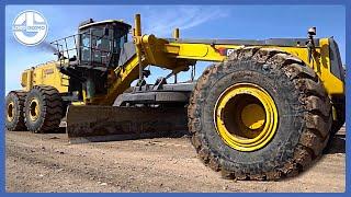 10 World's Largest and Most Powerful Motor Graders You Need To See