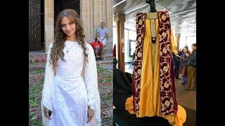 Costumes of 'Isabel' - Top 10