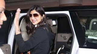 SHILPA SHETTY WITH FAMILY RETURN FROM NEW YEAR CELEBRATION SPOTTED AT AIRPORT