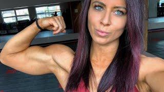 HOW did her BICEPS get this HUGE, TOP 10 MUSCLE GIRL FLEXING AND WORKOUT CLIPS