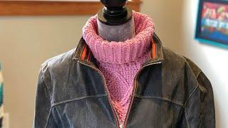 Left Hand: Cliffcrest Cable Collar | INTERMEDIATE | The Crochet Crowd