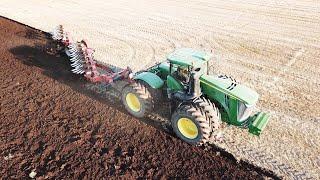 John Deere 9560R in the field ploughing w/ 10-furrow Kuhn Vari-Challenger | DK Agriculture